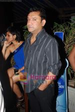 at Barcode 53 launch by Hiten and Gauri Tejwani in Andheri on 6th Aug 2010 (52).JPG